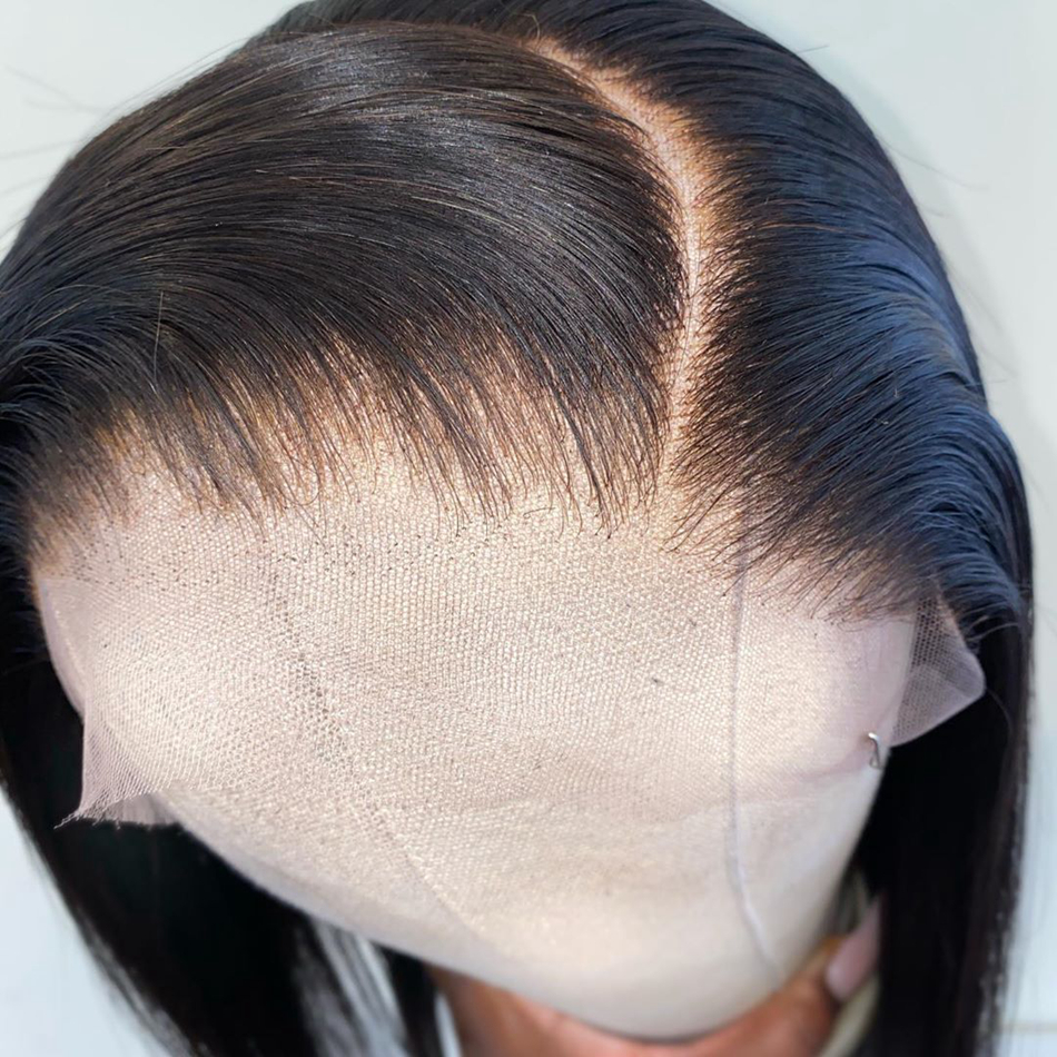 HD Lace Wig: Close-Up Images Showing Hairline and Parting Details
